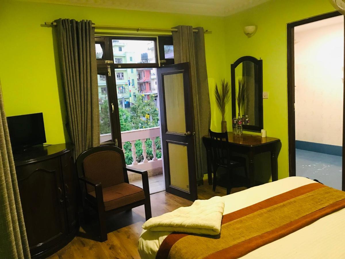 Hotel Lotus Garden Катманду Екстер'єр фото