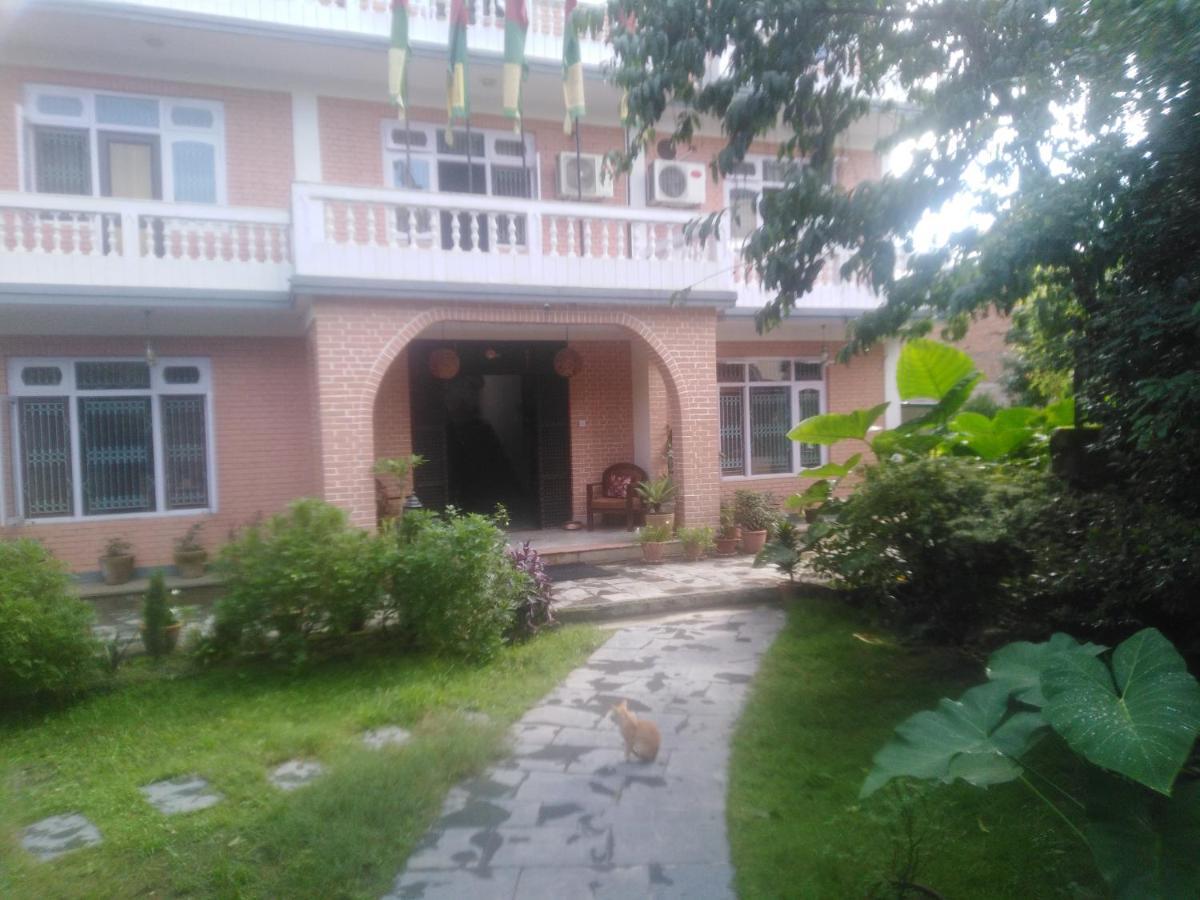 Hotel Lotus Garden Катманду Екстер'єр фото