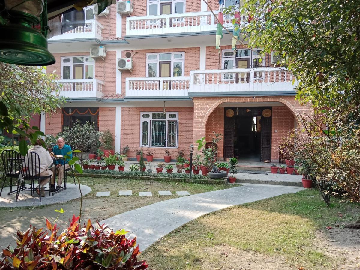 Hotel Lotus Garden Катманду Екстер'єр фото